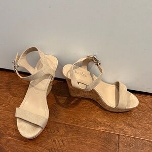 Charles by Charles David Nide Tan Wedge Sandals for Women size 7.5